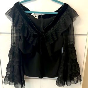 ELEGANT BLACK TOP WITH DRAMATIC LAYERED CHIFFON AND LACE WIDE SLEEVES